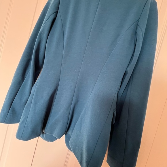 ๐จ๐ฆ Dotty stretchy Blue Blazer with Black Collar size xs - Picture 6 of 9